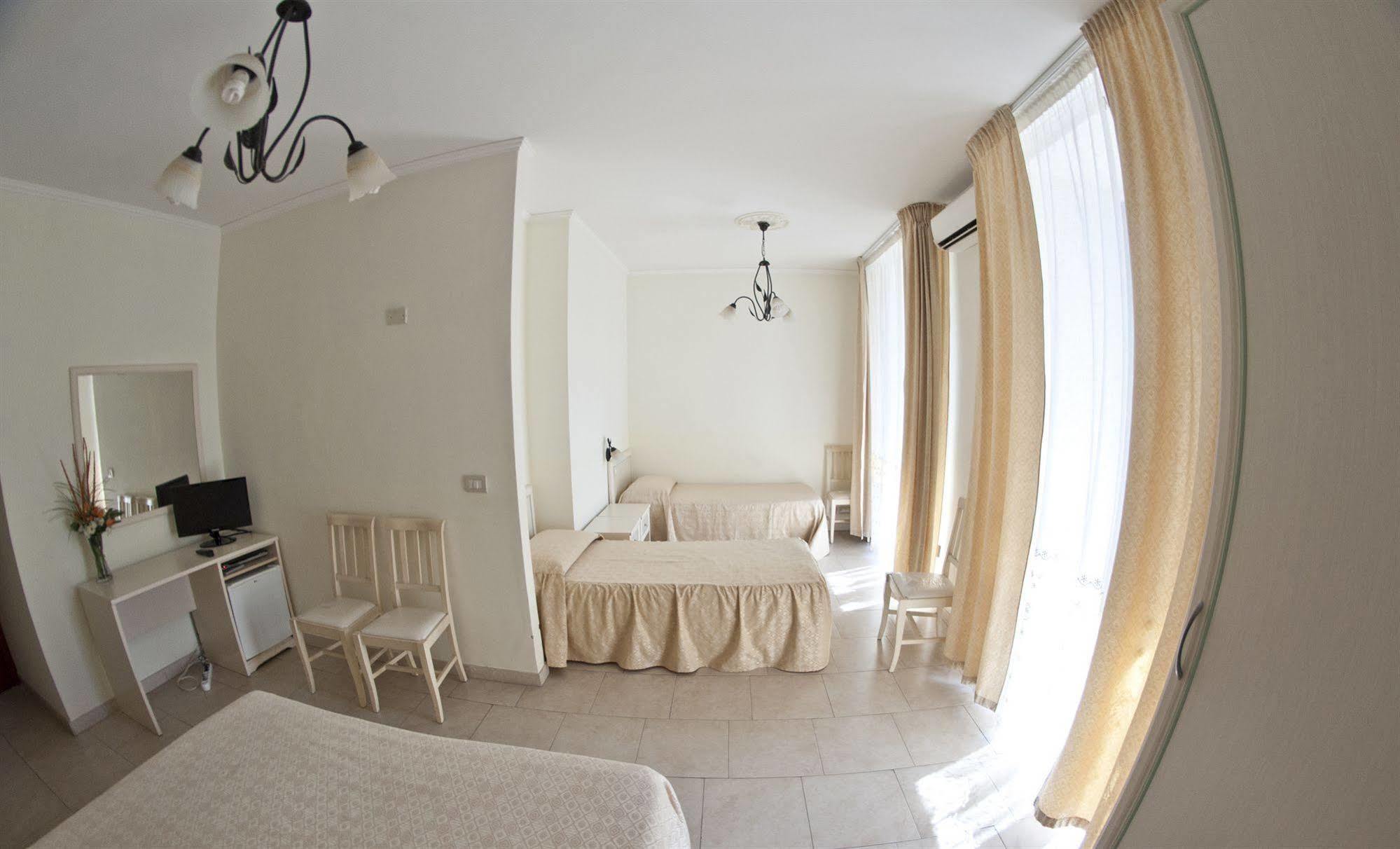 Rs San Sebastiano Holidays Acireale Exterior foto